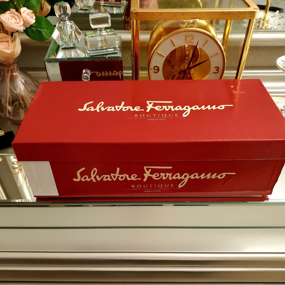 ❗SOLD❗Salvatore Ferragamo Lillaz Flats - Picture 5 of 6